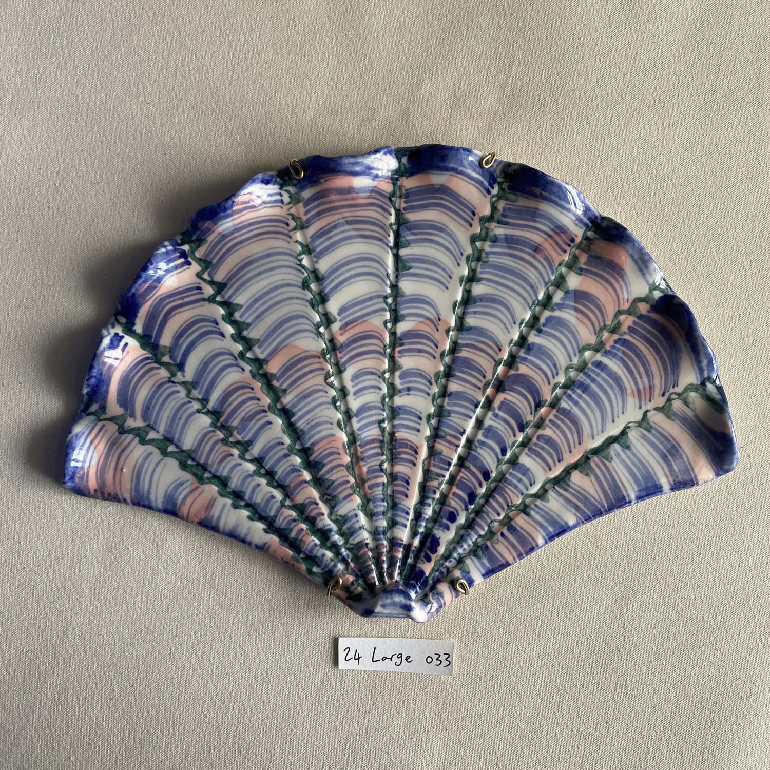 24 large shell 033