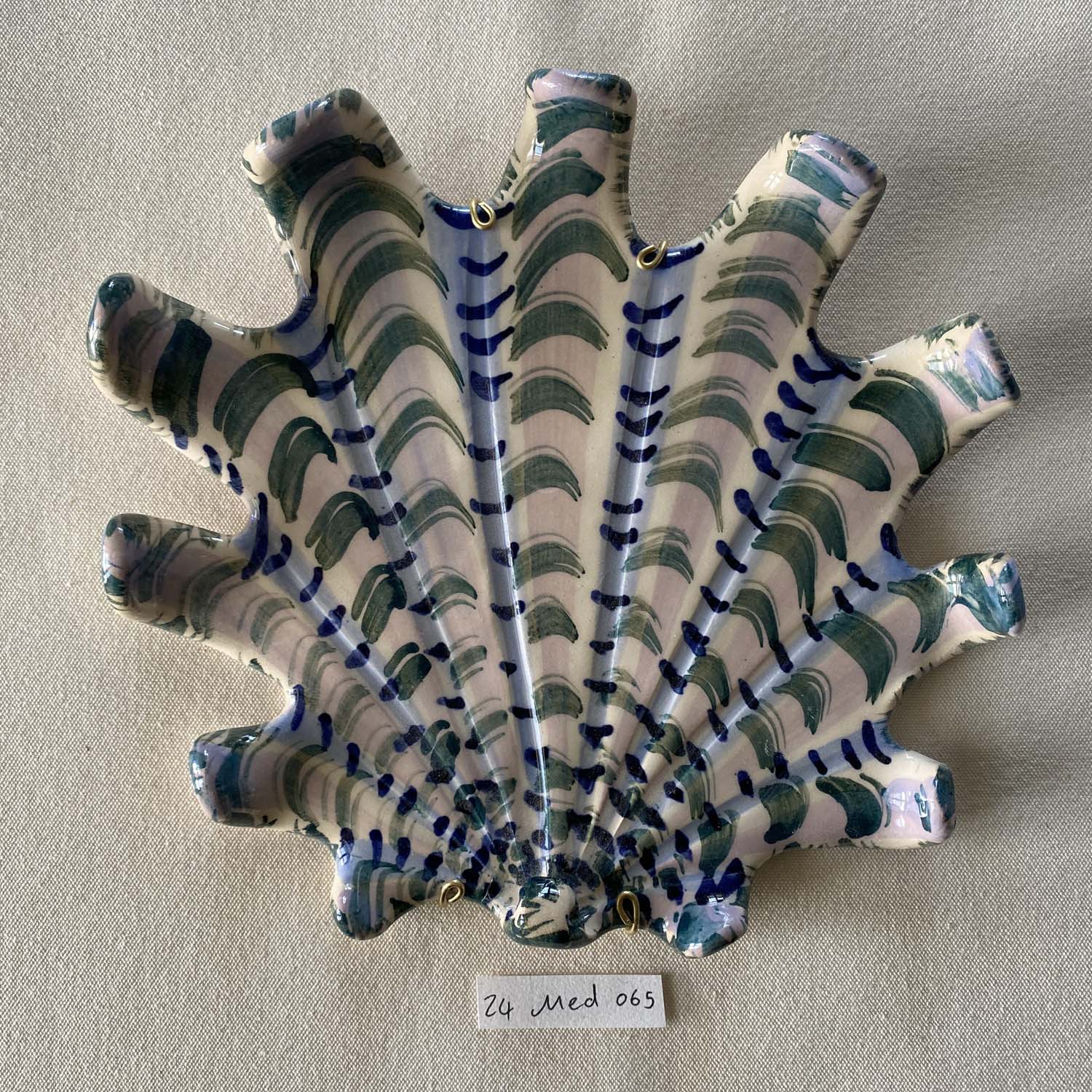 24 medium shell 065