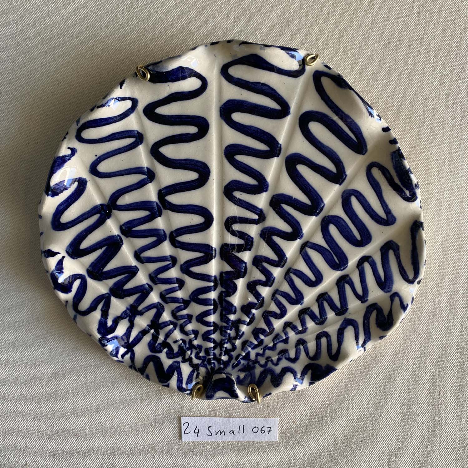 24 small shell 067