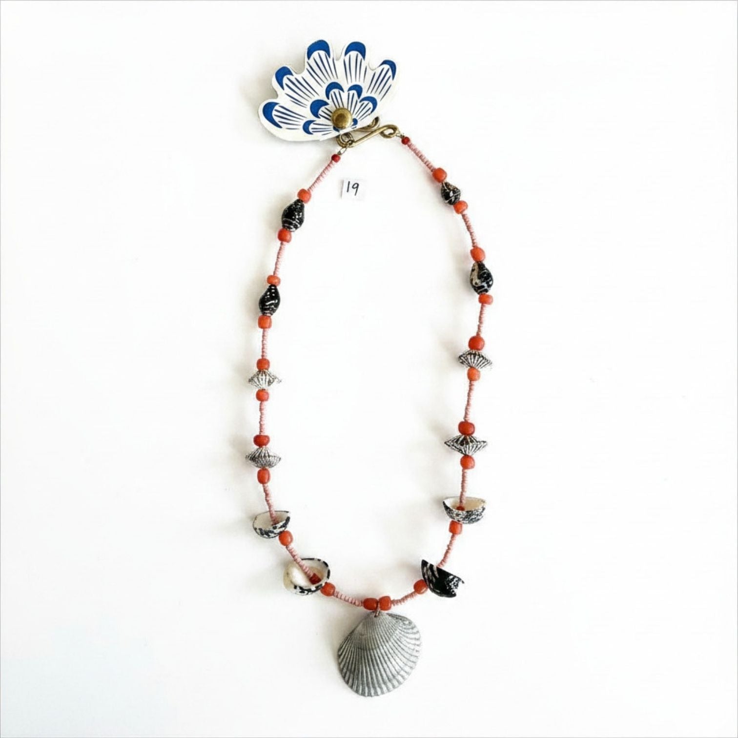 19 Shell necklace