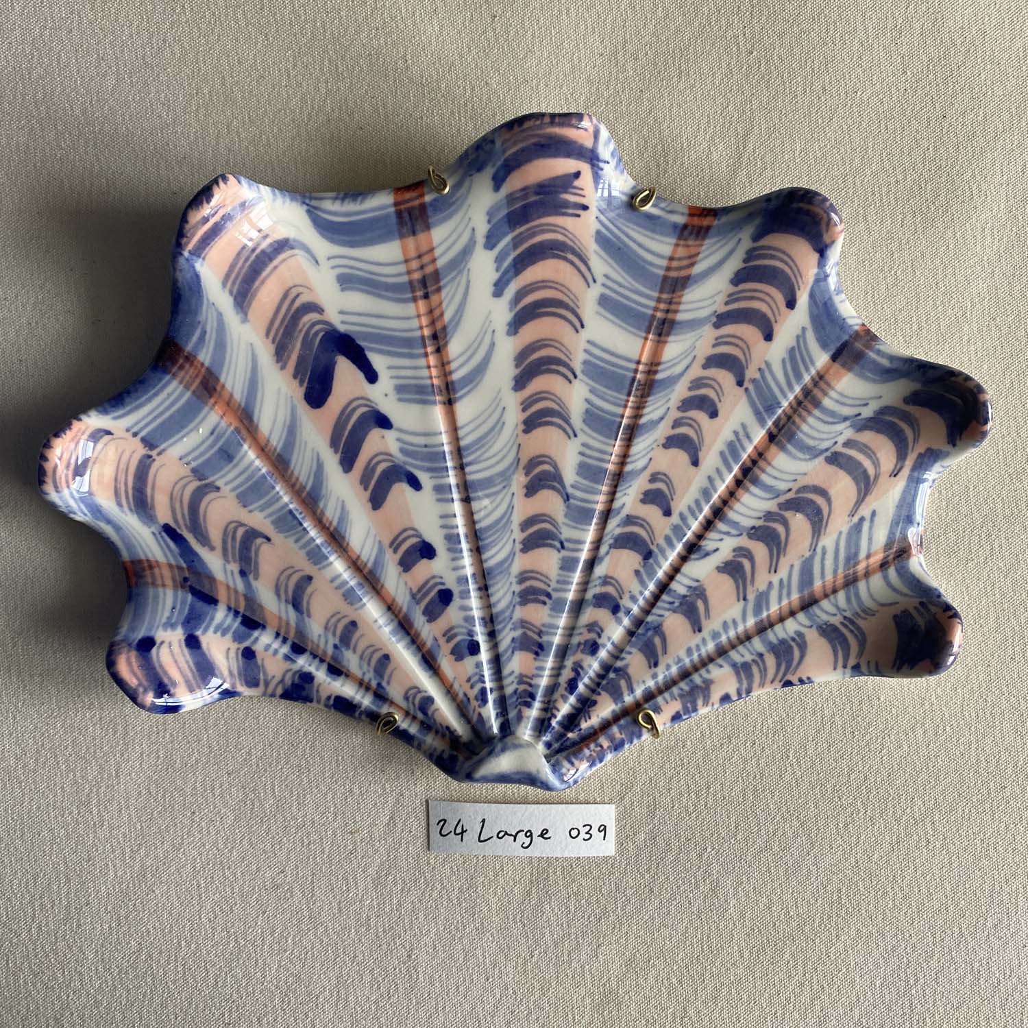 24 large shell 039