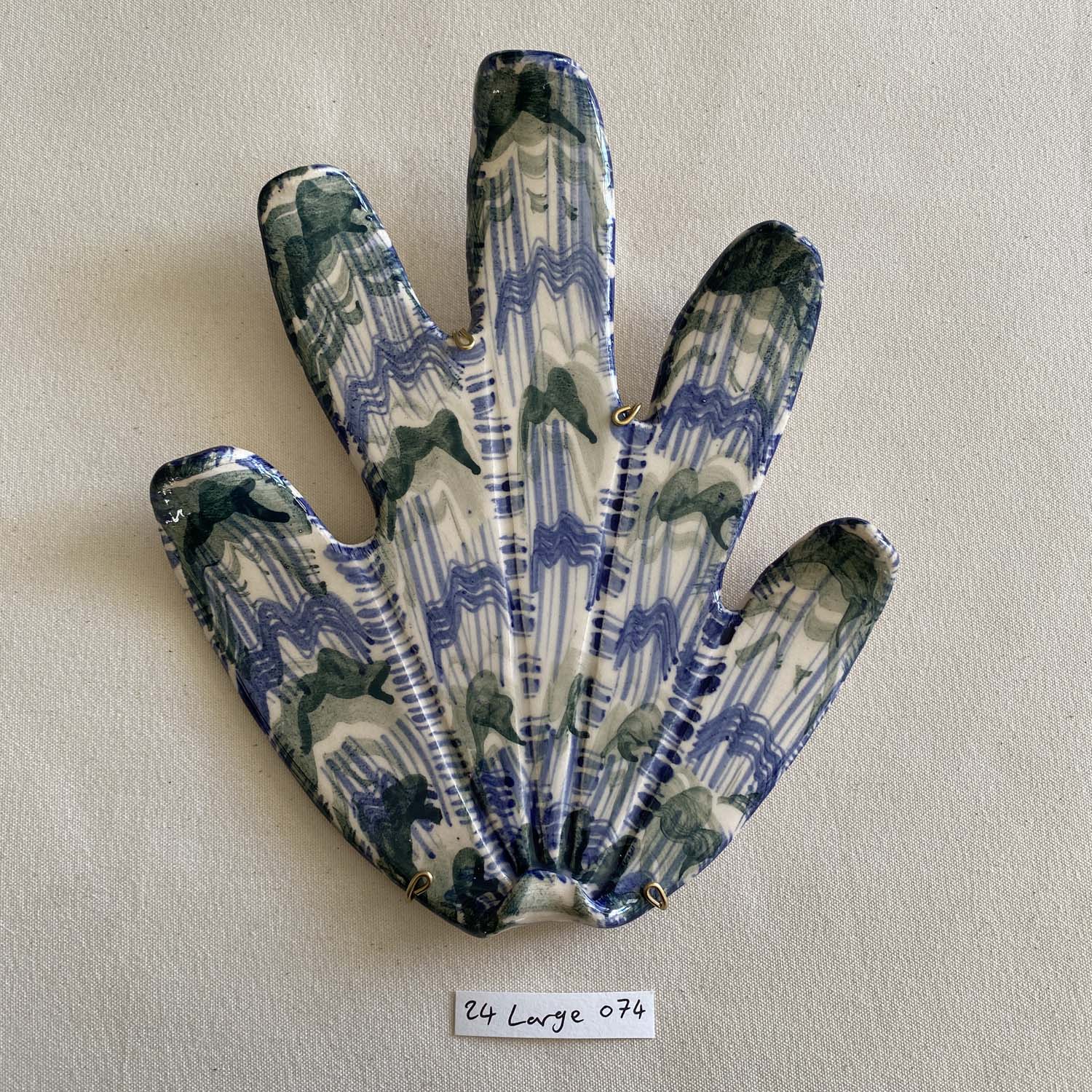 24 large shell 074