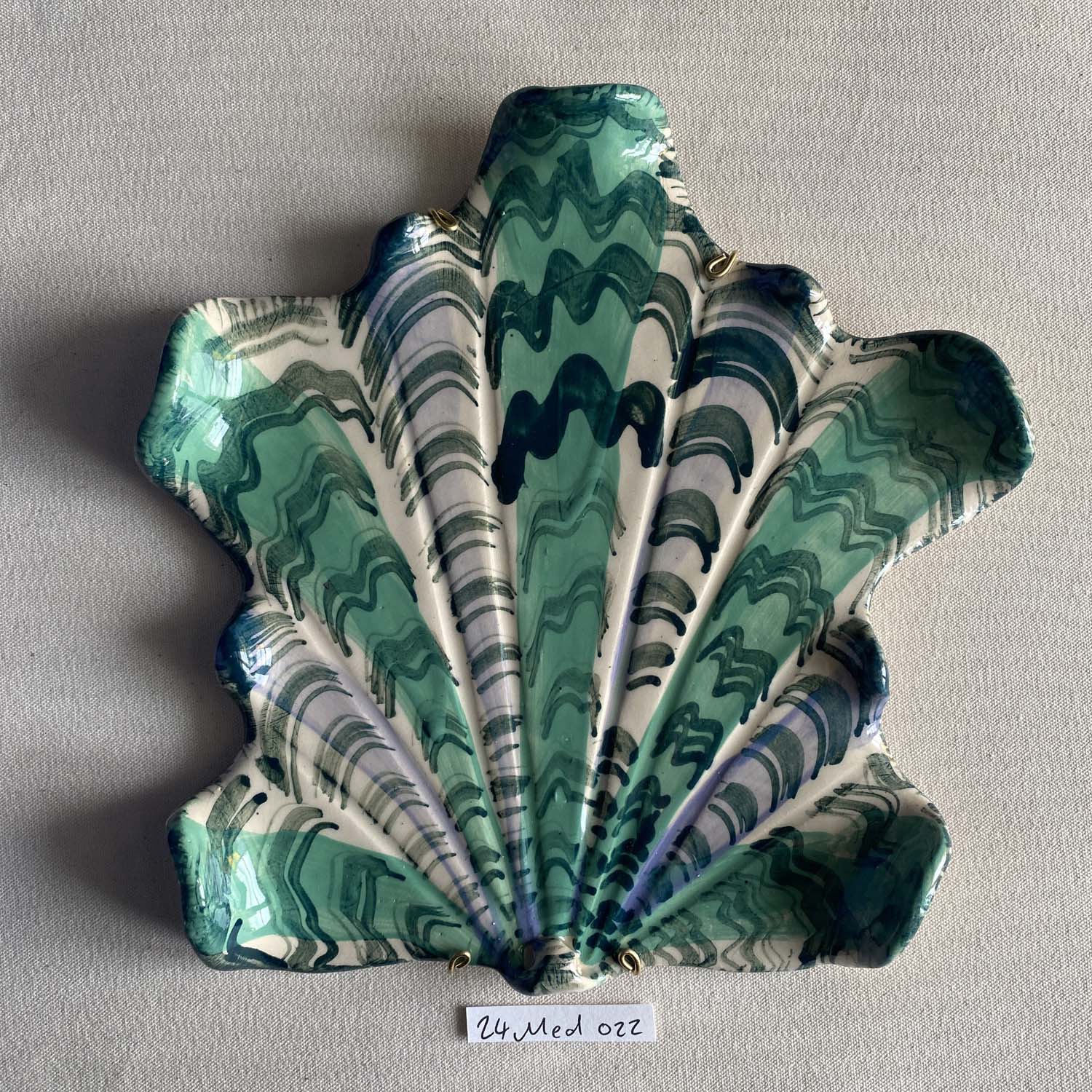 24 medium shell 022