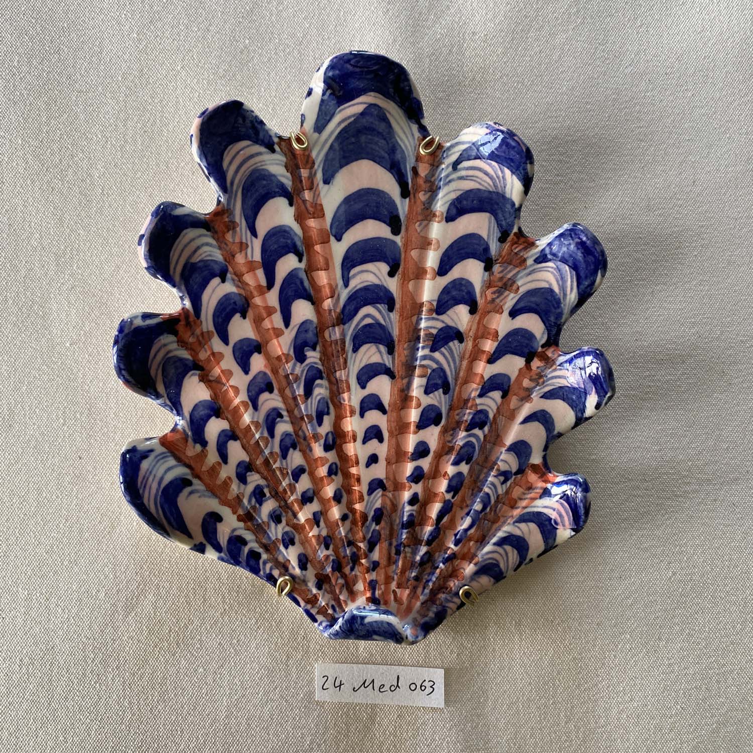 24 medium shell 063