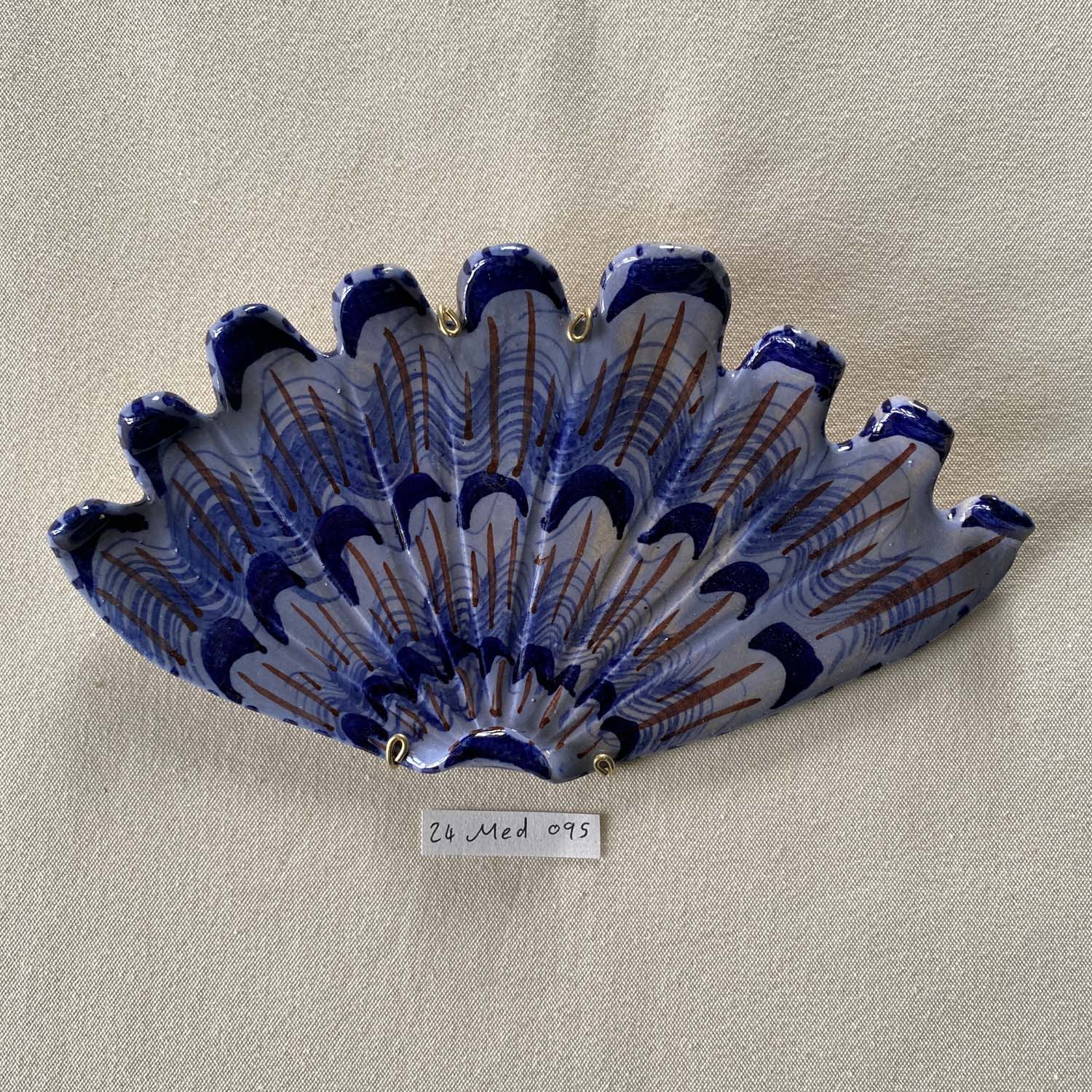 24 medium shell 095