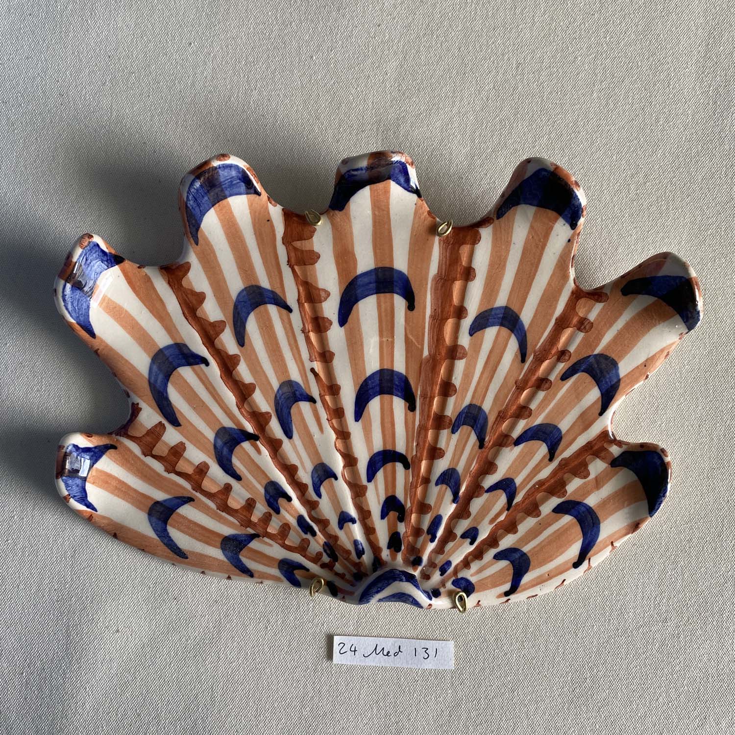 24 medium shell 131
