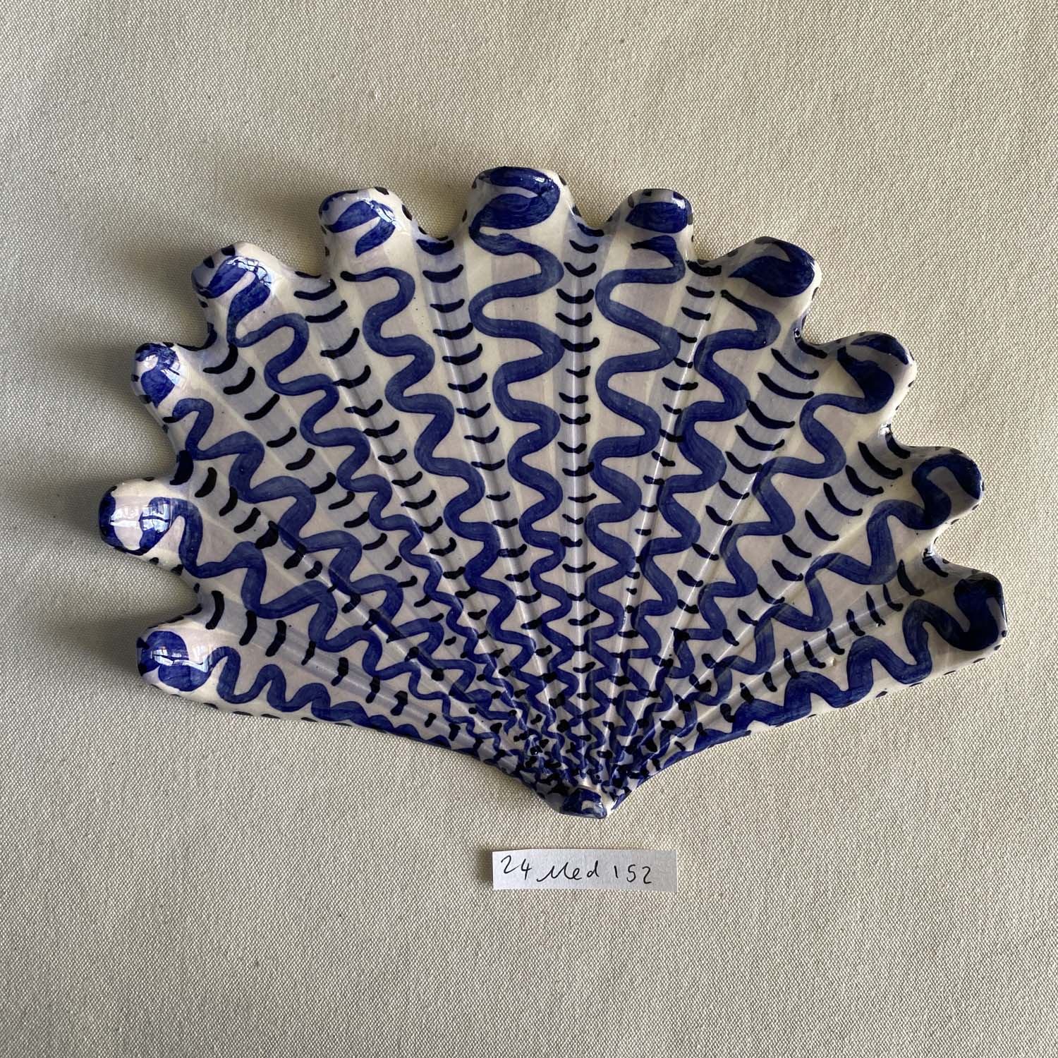 24 medium shell 152