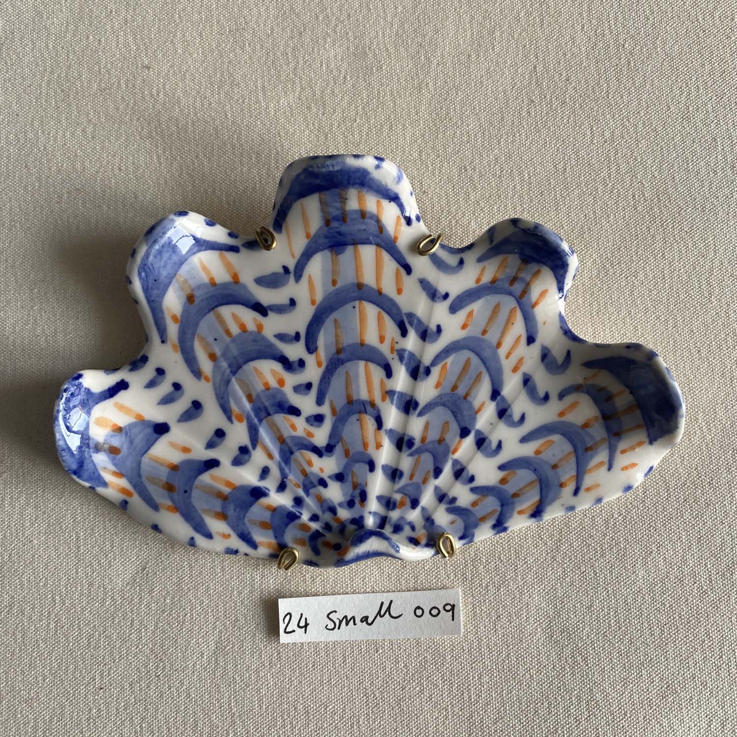 24 small shell 009