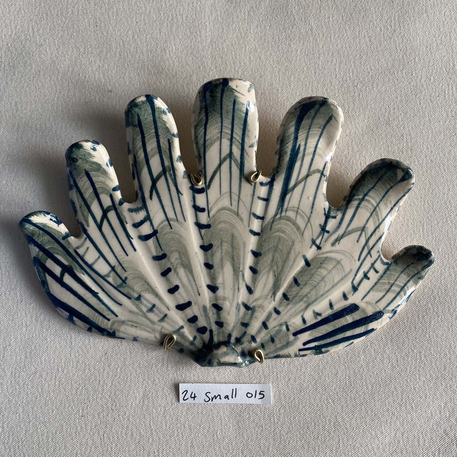 24 small shell 015