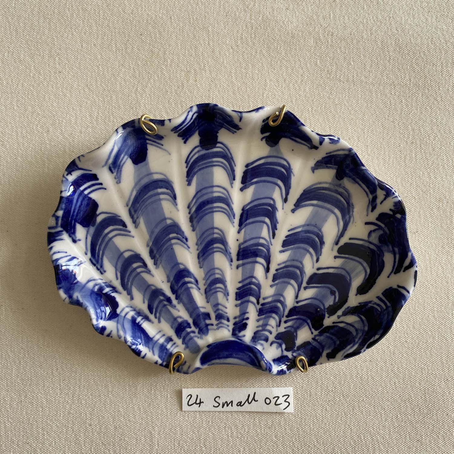 24 small shell 023