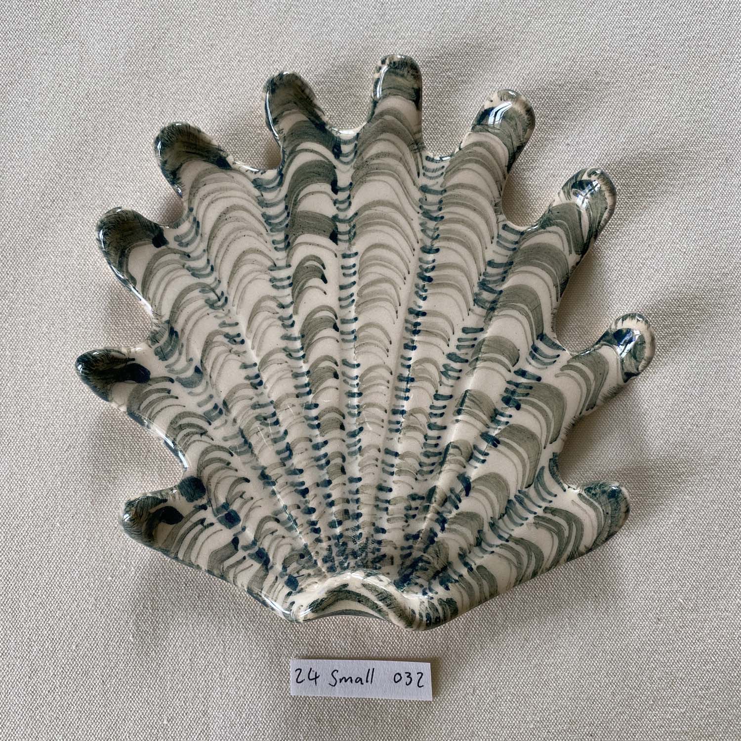 24 small shell 032