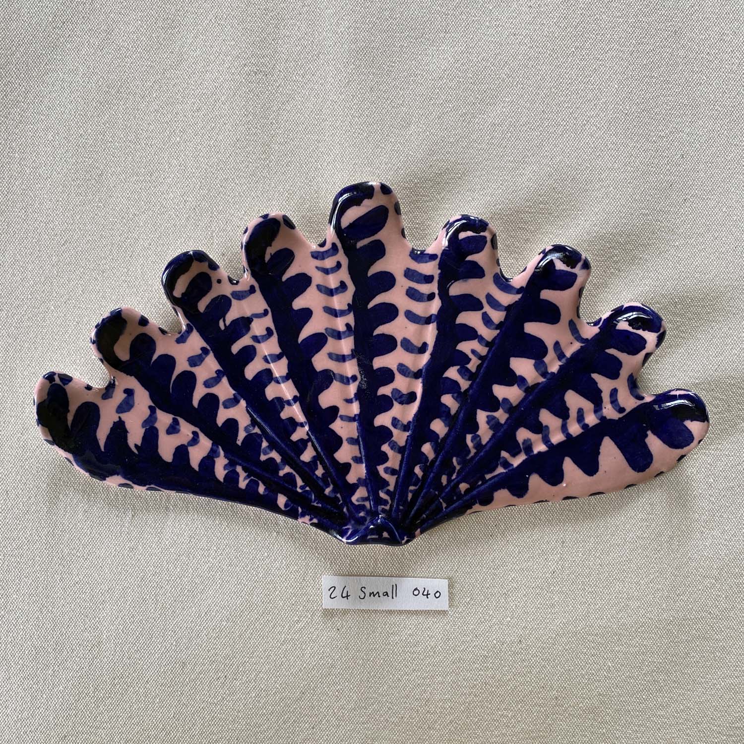24 small shell 040