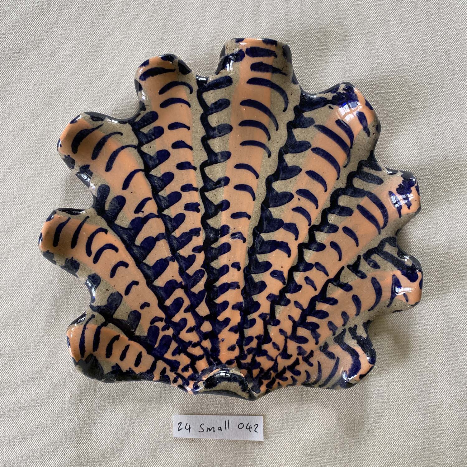 24 small shell 042