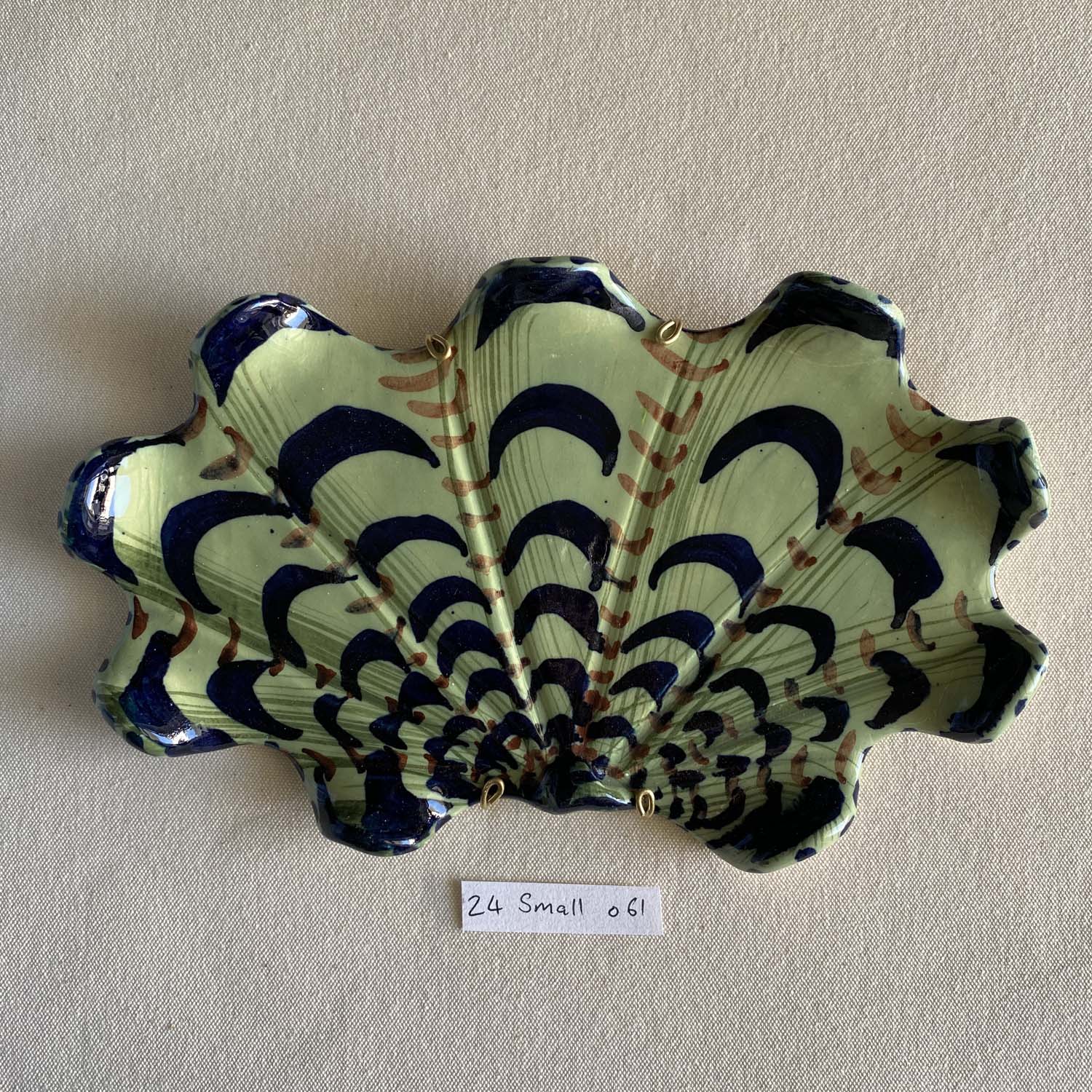 24 small shell 061