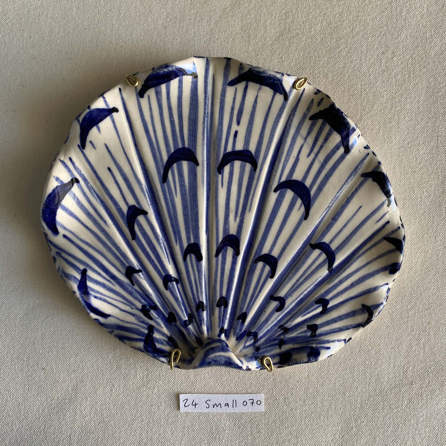 24 small shell 070