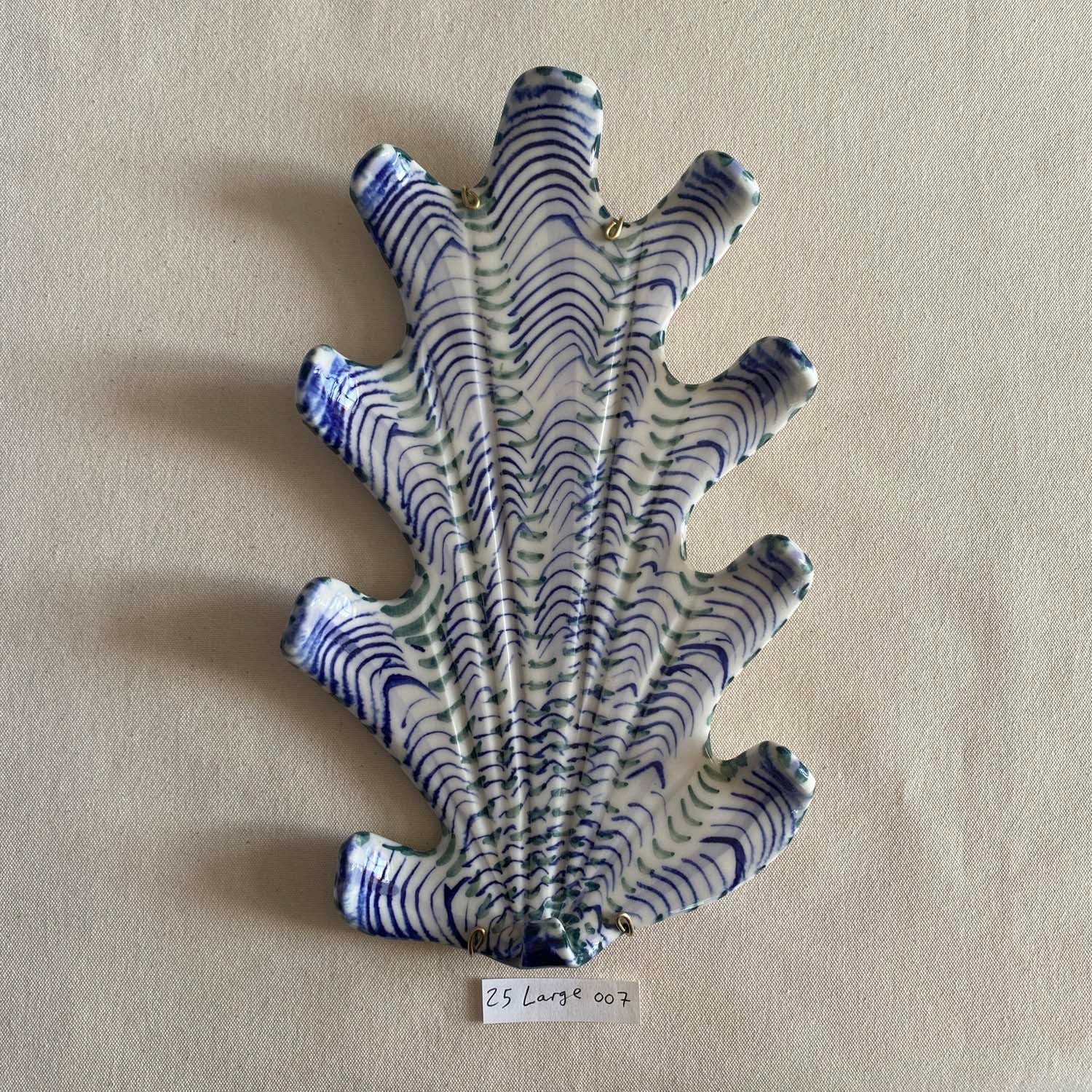 25 large shell 007