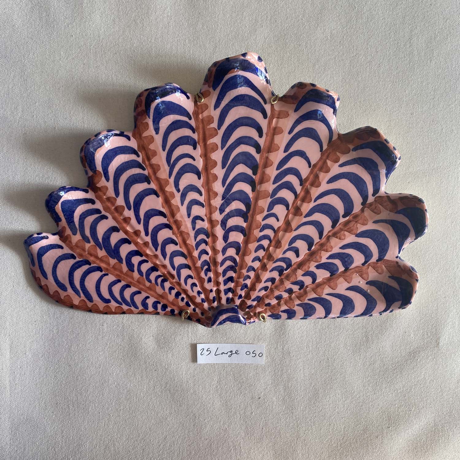 25 large shell 050