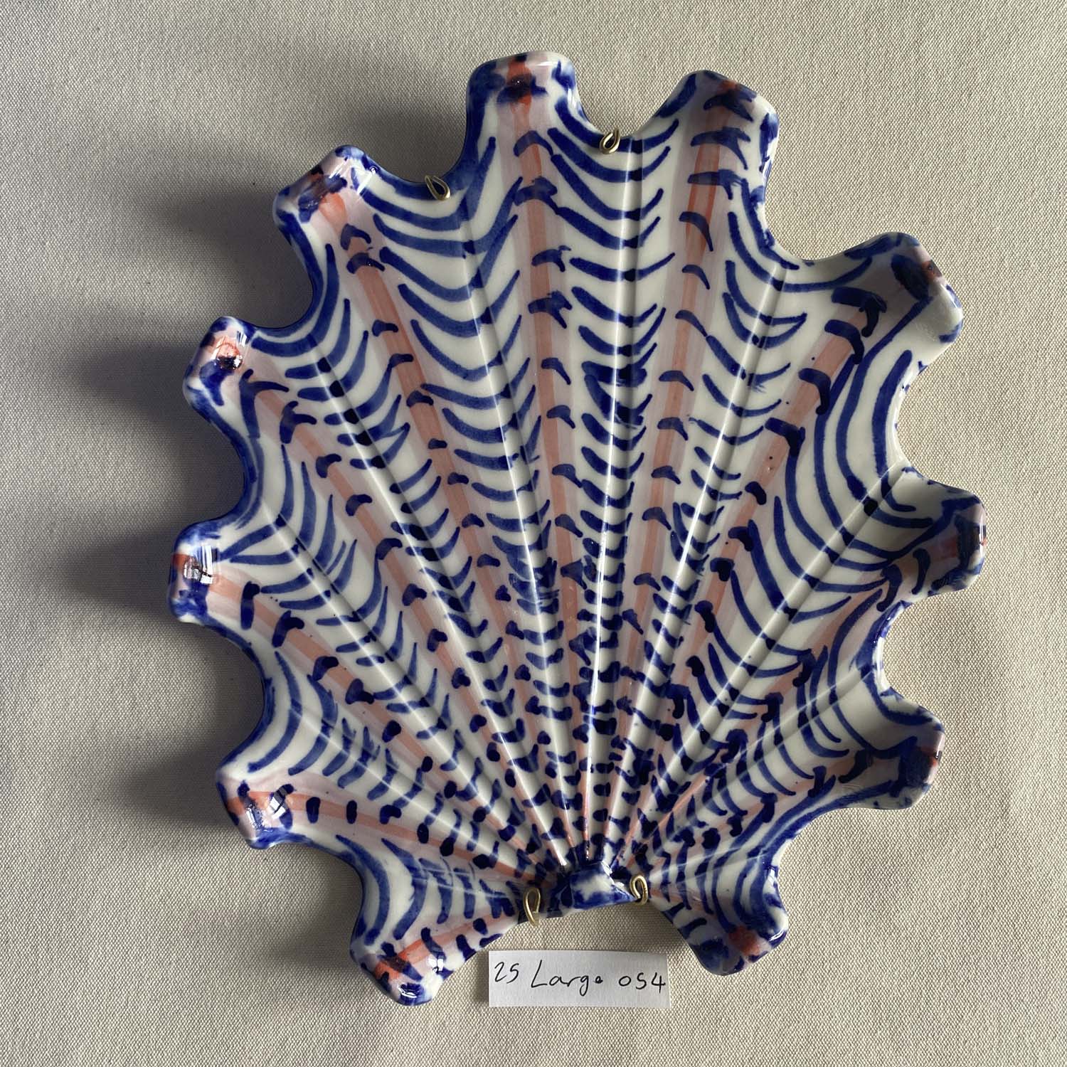 25 large shell 054