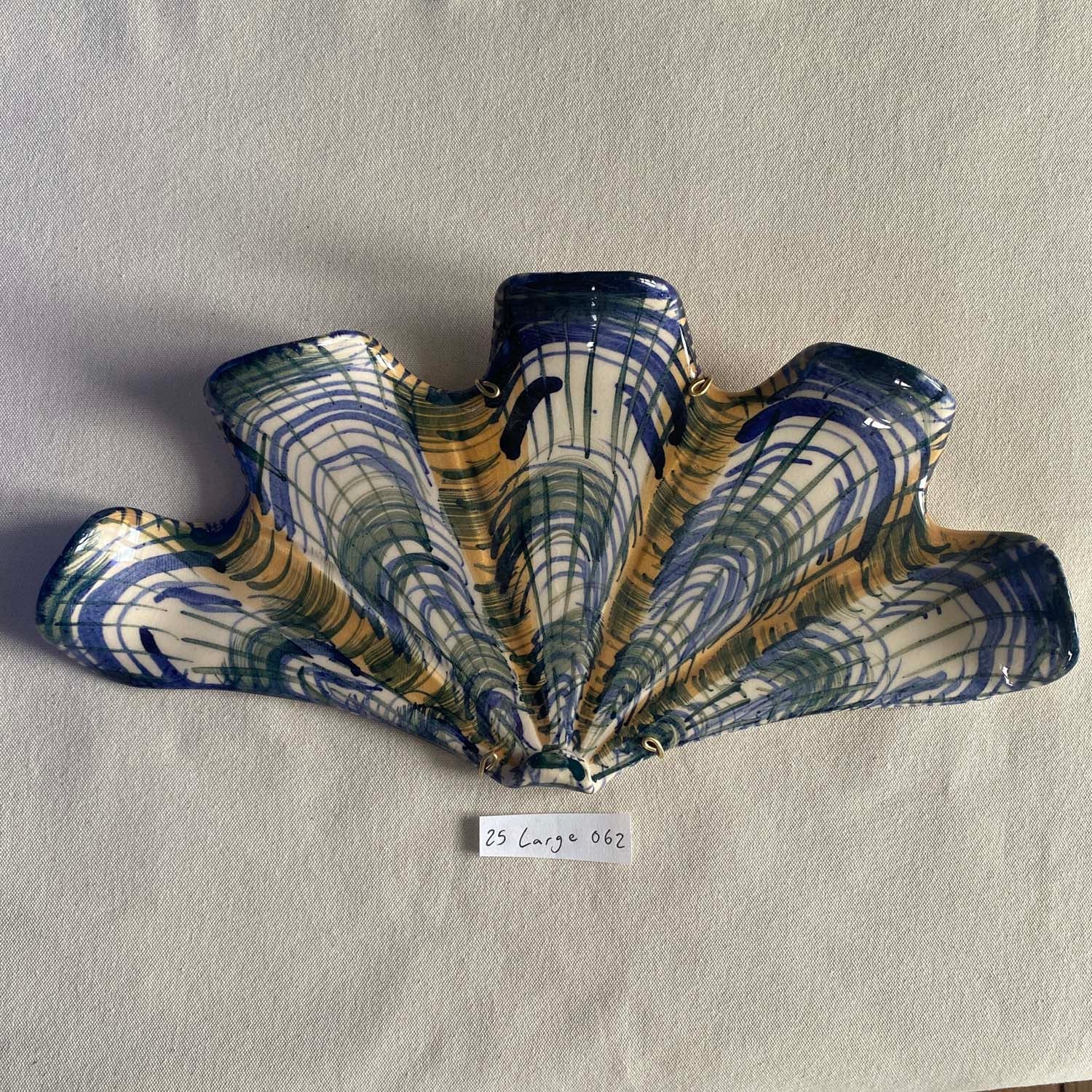 25 large shell 062