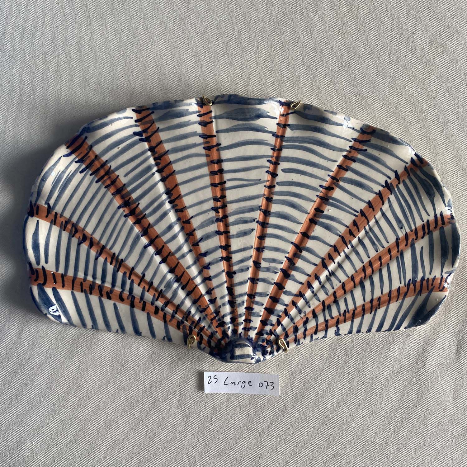 25 large shell 073