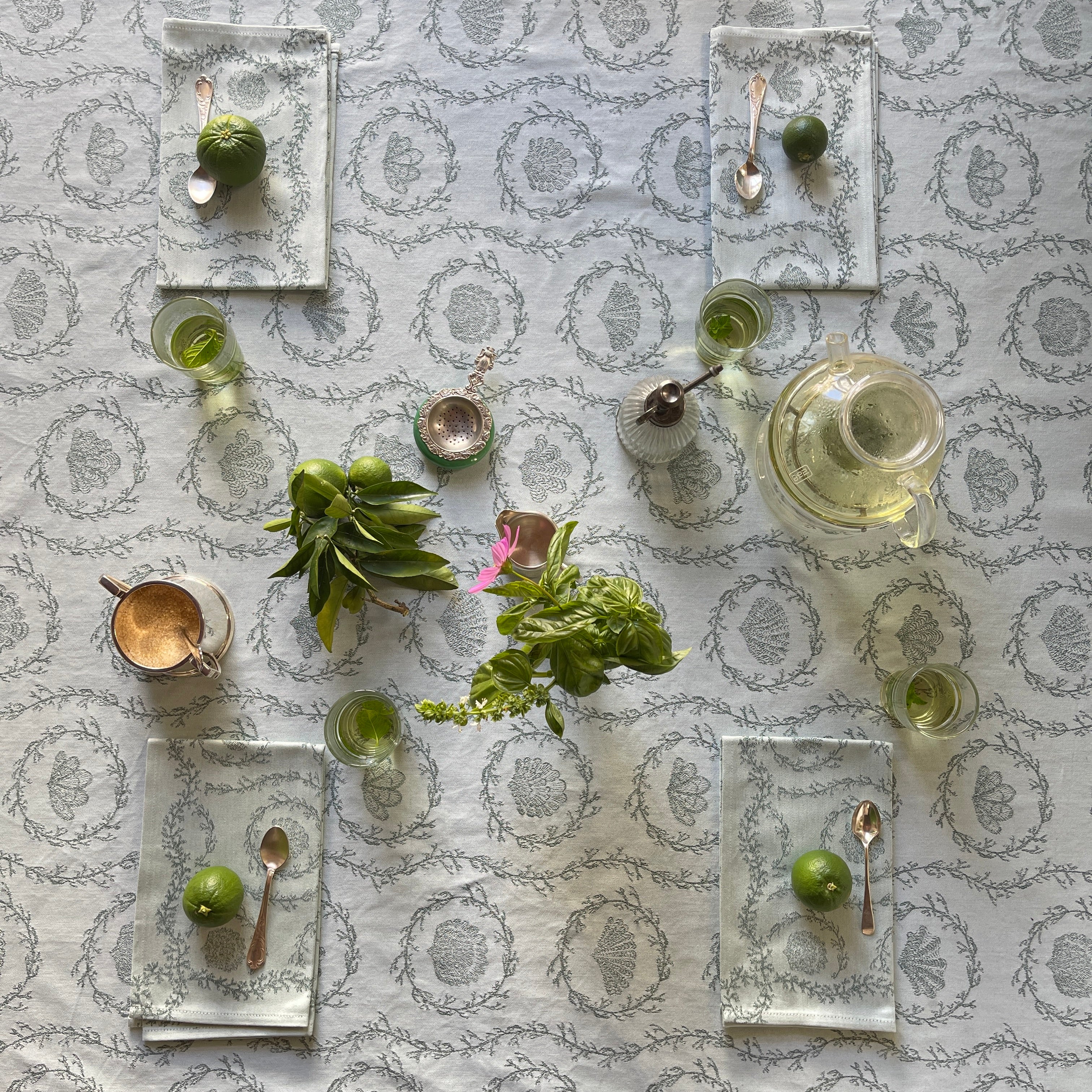 Green 8 Seater Heirloom table cloth