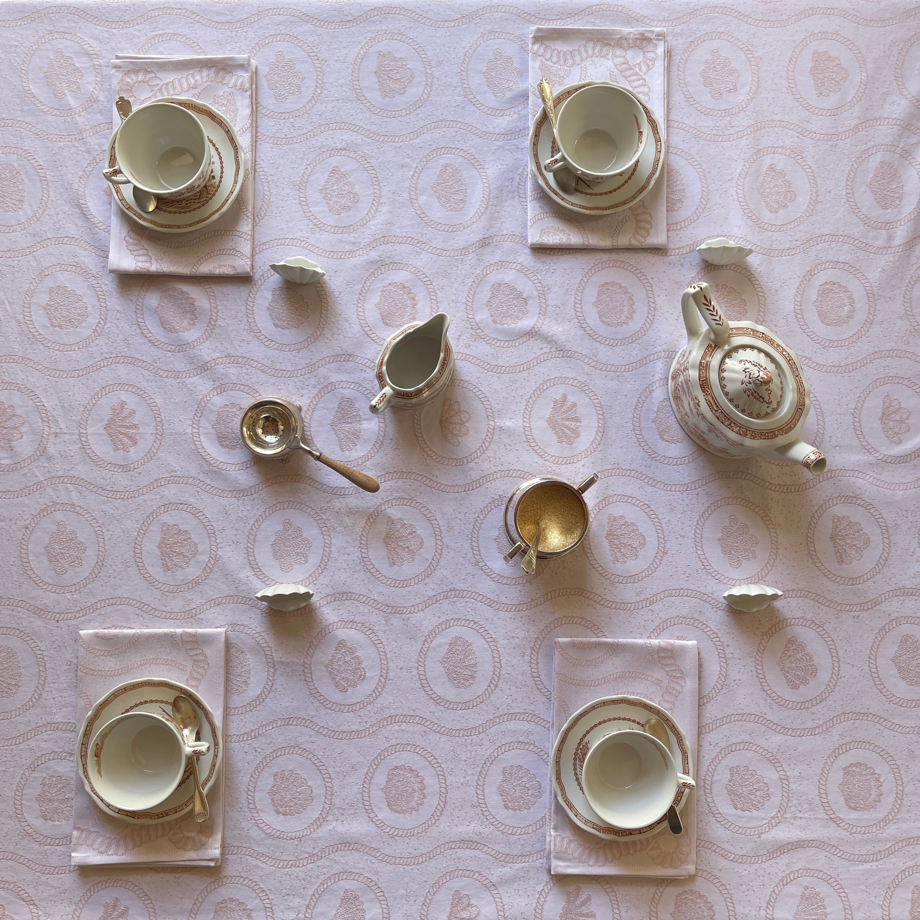 Dusty Pink 8 seater Heirloom Tablecloth