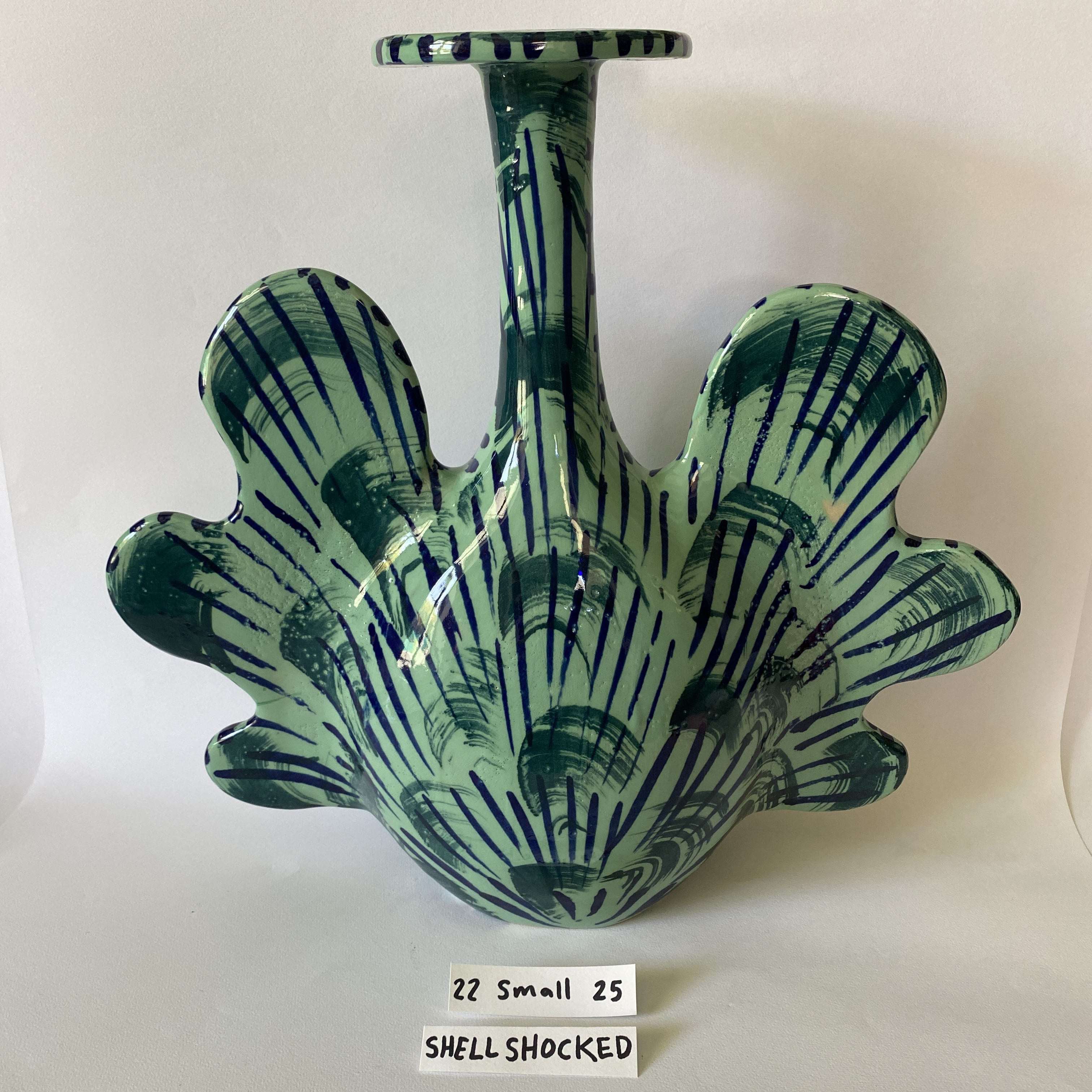 Shellegance x Anthony Shapiro Vase 22 Small 25 Shellshocked