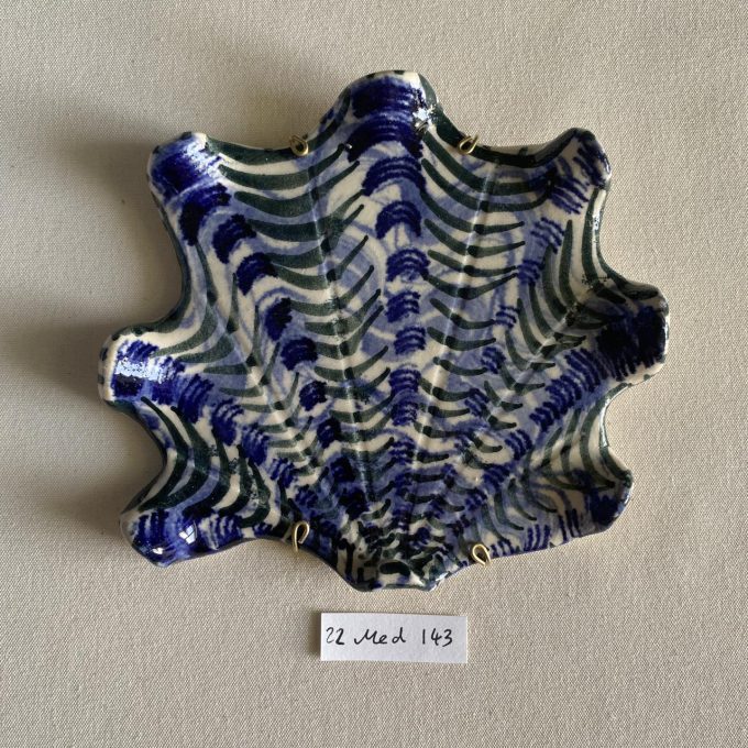 22 Medium 143