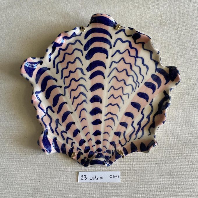 23 Medium 044