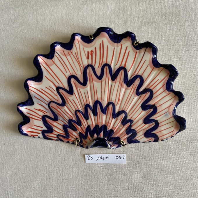 23 Medium 045