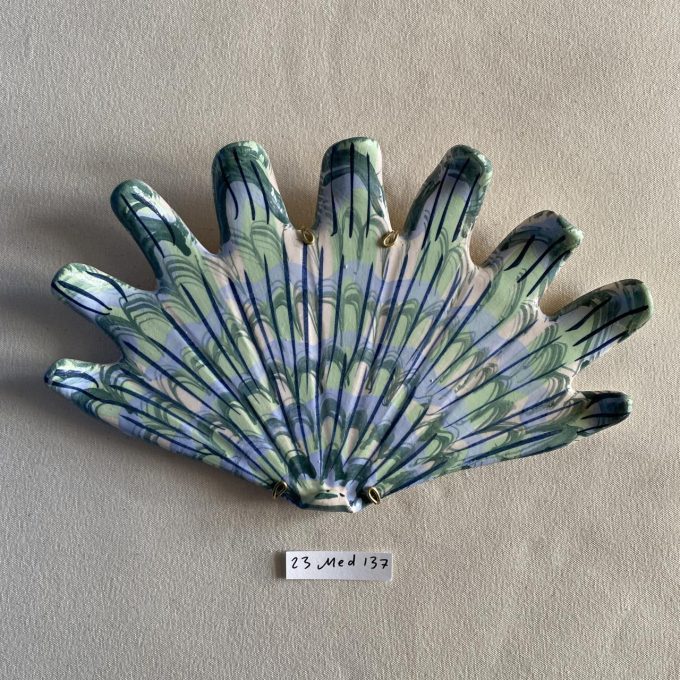 23 Medium 137